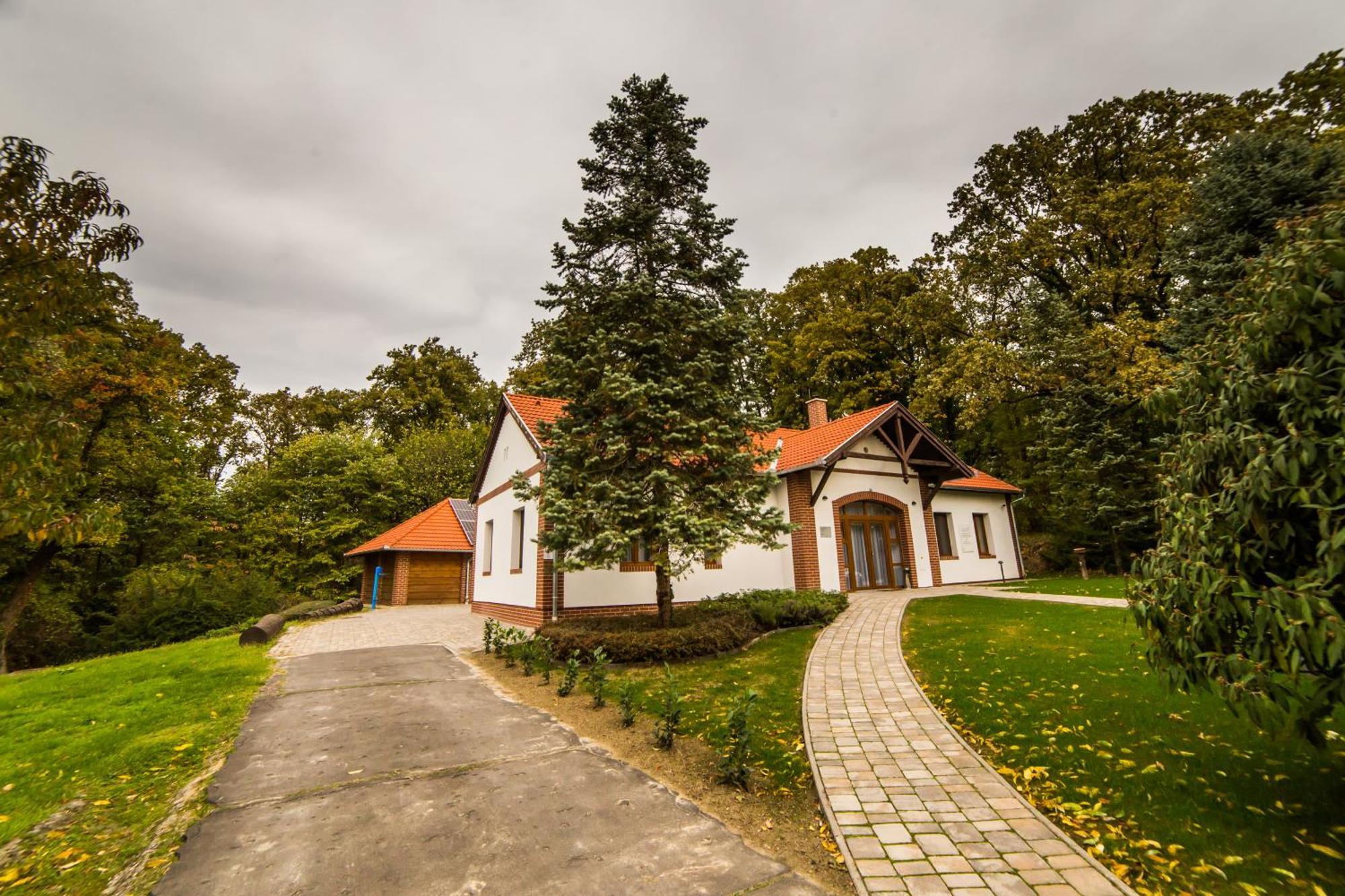 Hotel Haracsi Vendeghaz Zselickisfalud Exterior foto